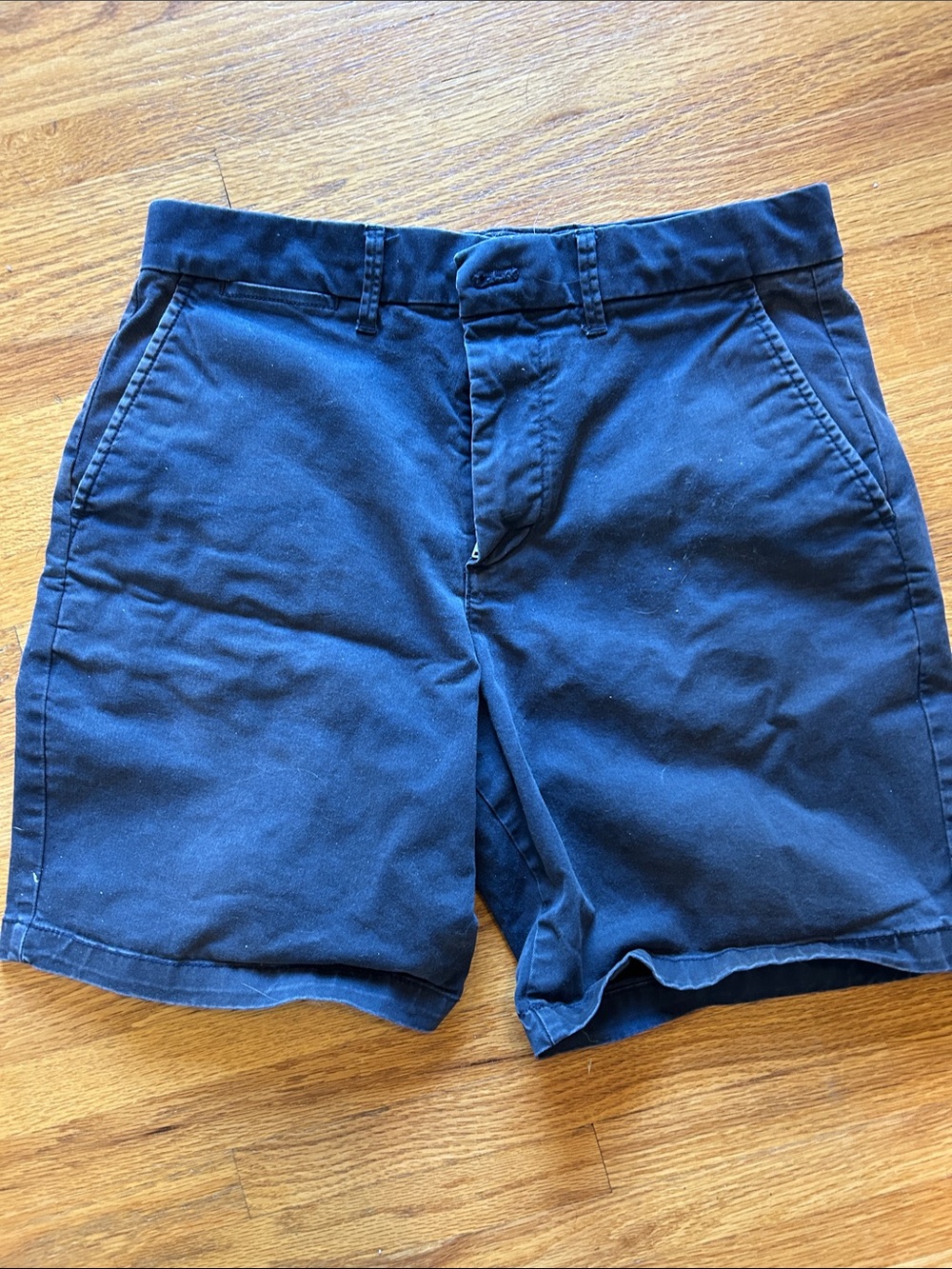 GAP Men's Navy Flat-Front Chino Shorts size 29